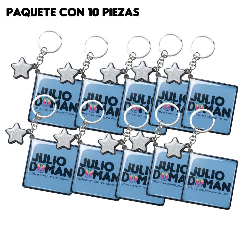 Muestra de un paquete de 10 llaveros cuadrados personalizados con el logotipo de Julio Duman, impresos en 3D con acabado de resina y dije de estrella plateada.
